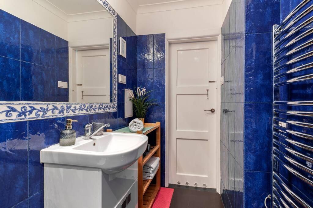 Blue Peace-Apartment With Free Parking In Center For 1-6 People Krakow Exterior photo